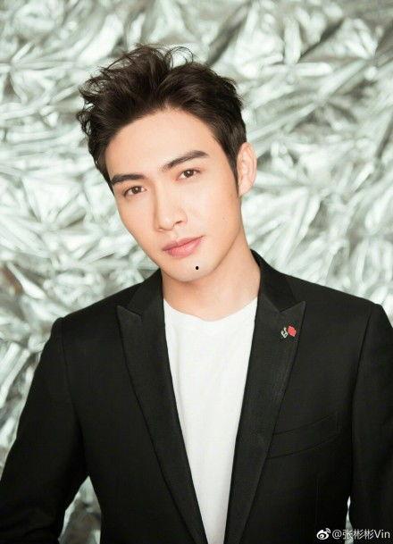 方家翊爆料情侣博主视频,视频内容引发热议  第1张